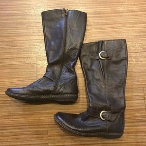 Women’s leather boots ⭐️